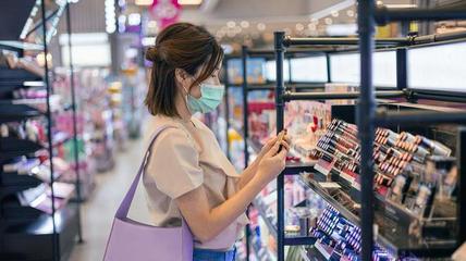 營(yíng)銷過度是誤解,化妝品行業(yè)恰恰是營(yíng)銷不足
